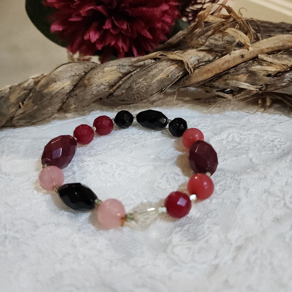Vintage Multicolor Glass and Lucite Acrylic Beaded Stretch Bracelet